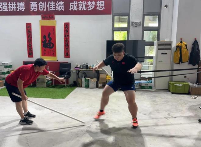 九游体育燃冬训•共蓄力｜全情投入 打磨技术 田径运动中心向着全运冲刺(图4)