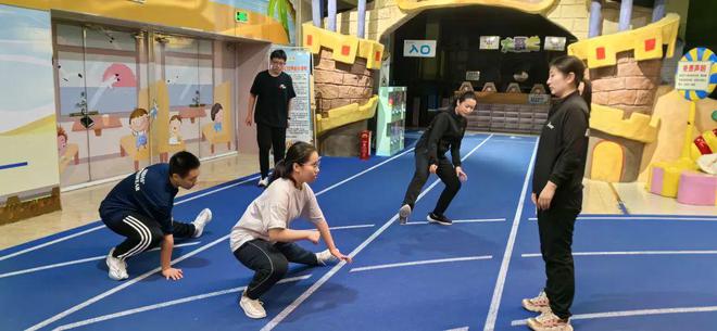 九游体育哈尔滨市中考体育改革将于2026年正式实施！让冰城“小胖墩”“小眼镜”真正走上运动场(图3)