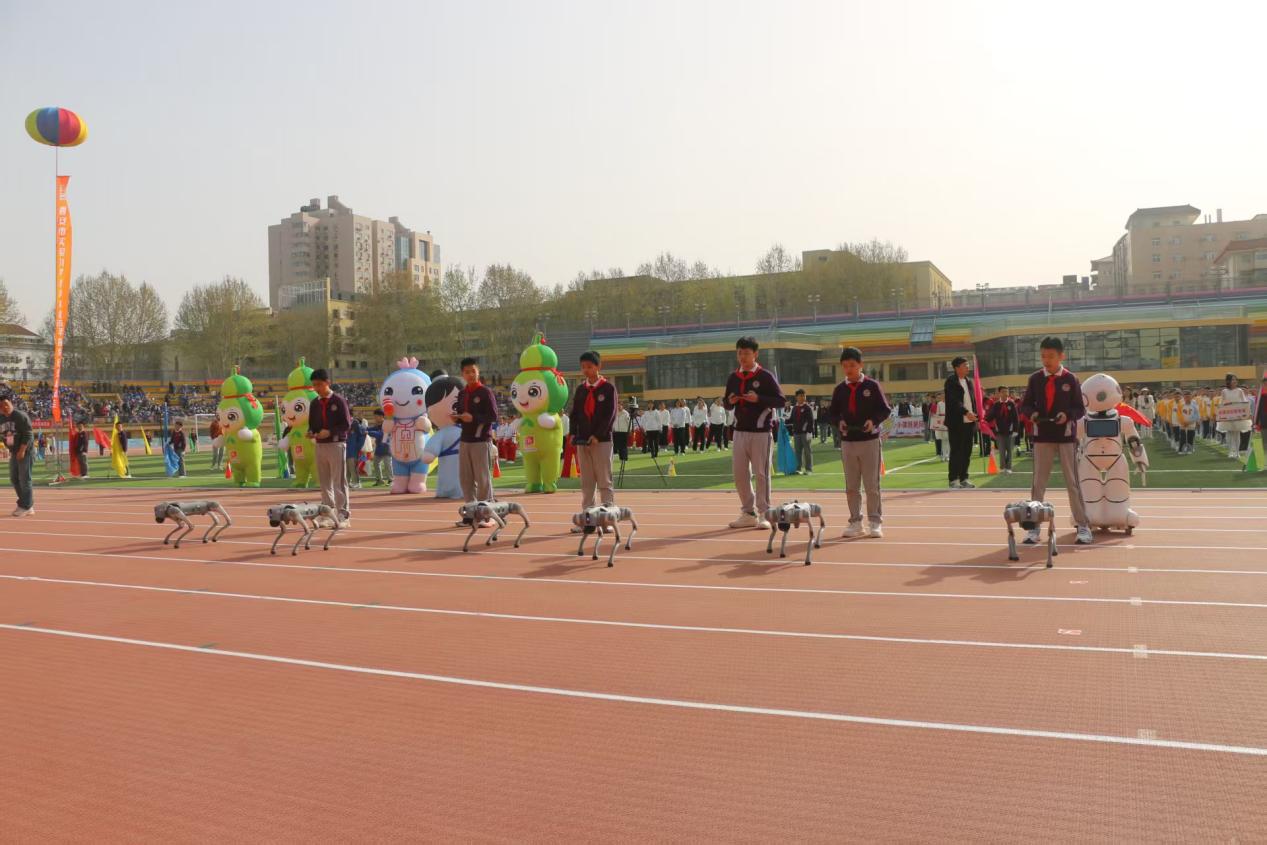 九游体育西安市实验小学教育集团2025年春季田径运动会开幕啦(图4)