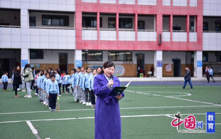 九游体育青春无畏逐梦赛场 乐师附小2025年体育节暨田径运动会精彩纷呈(图3)