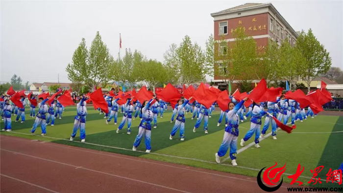 成武县第二实验小学举行第三届春季田径运动九游体育会_菏泽教育_大众网(图2)
