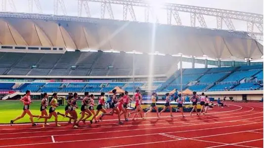 九游体育奋进青少年田径新纪元！市第十七运会掀起青春风潮(图1)