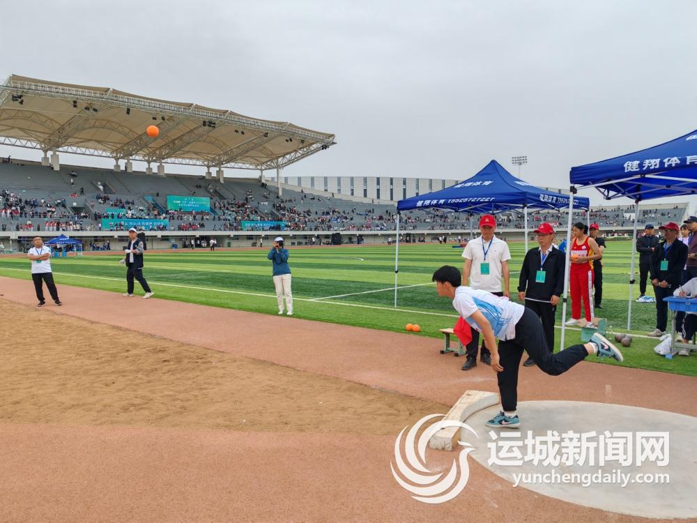 九游体育“奔跑吧·少年”运城市中小学生田径运动会开幕(图3)