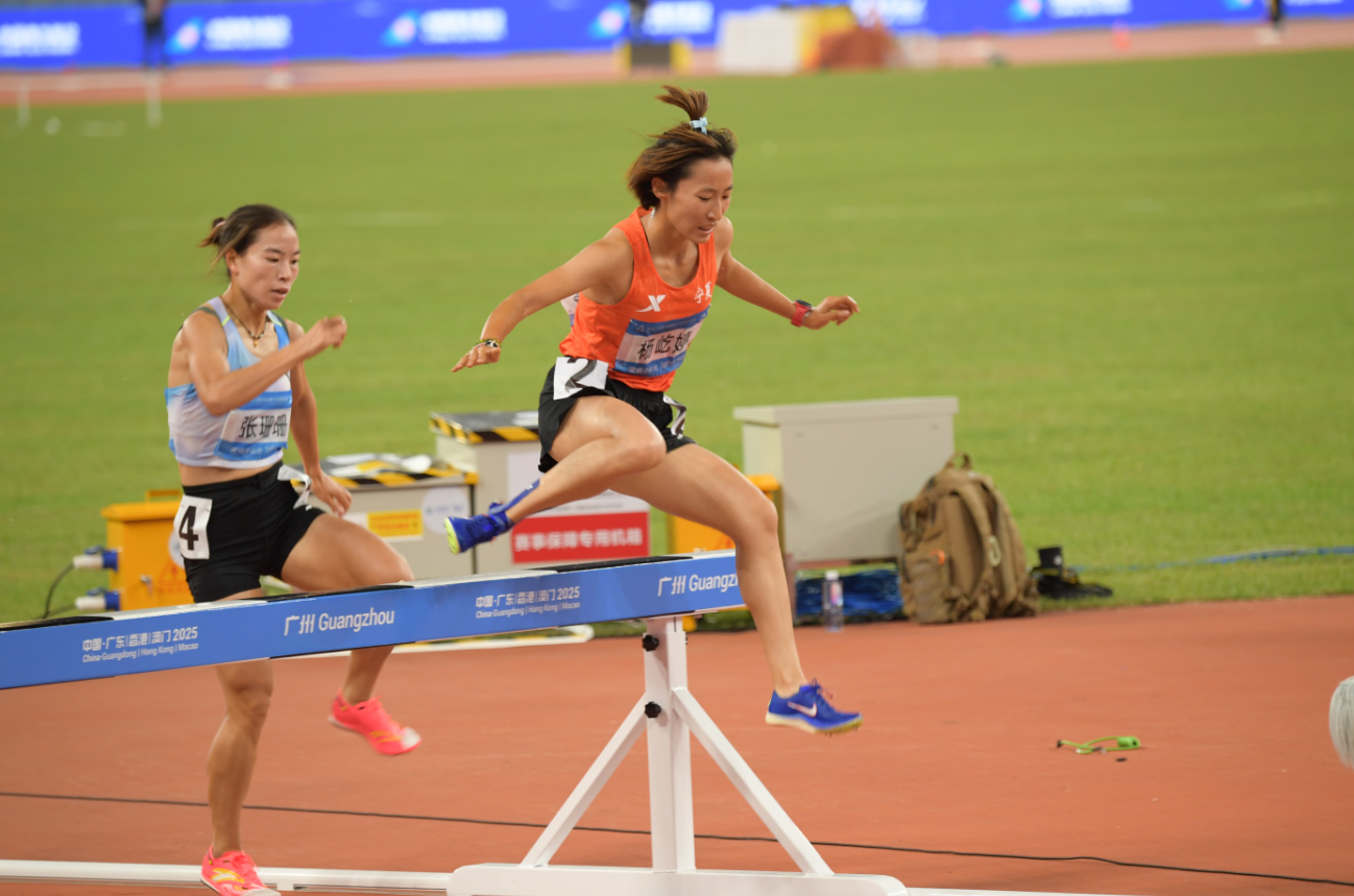 九游体育憾失铜牌！全运会宁夏田径“一姐”杨屹婷获3000米障碍赛第四(图3)