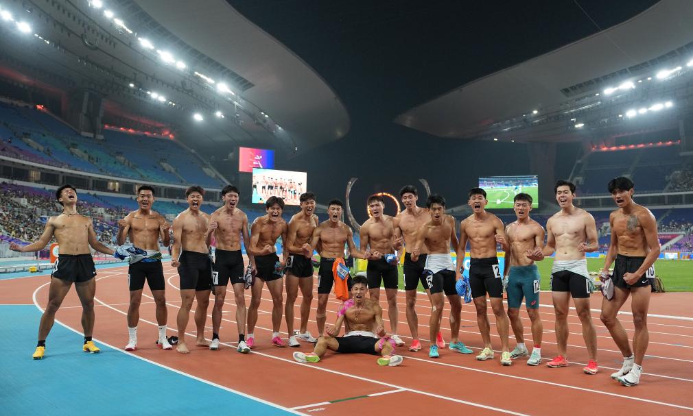 全运会｜沉浸式揭秘新华社记者如何出图·田径篇九游体育(图9)