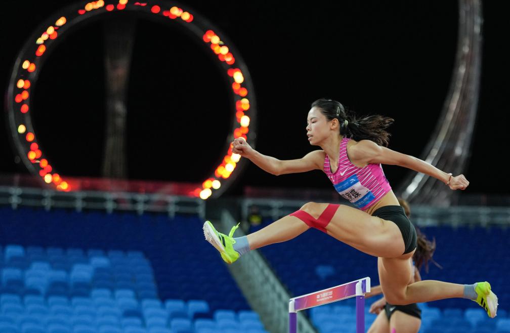 全运会｜沉浸式揭秘新华社记者如何出图·田径篇九游体育(图7)