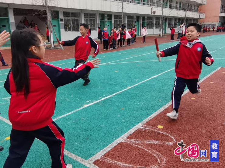 阳光体育活力东城 宜九游体育宾江安东城小学举行2025年春期田径运动会(图4)