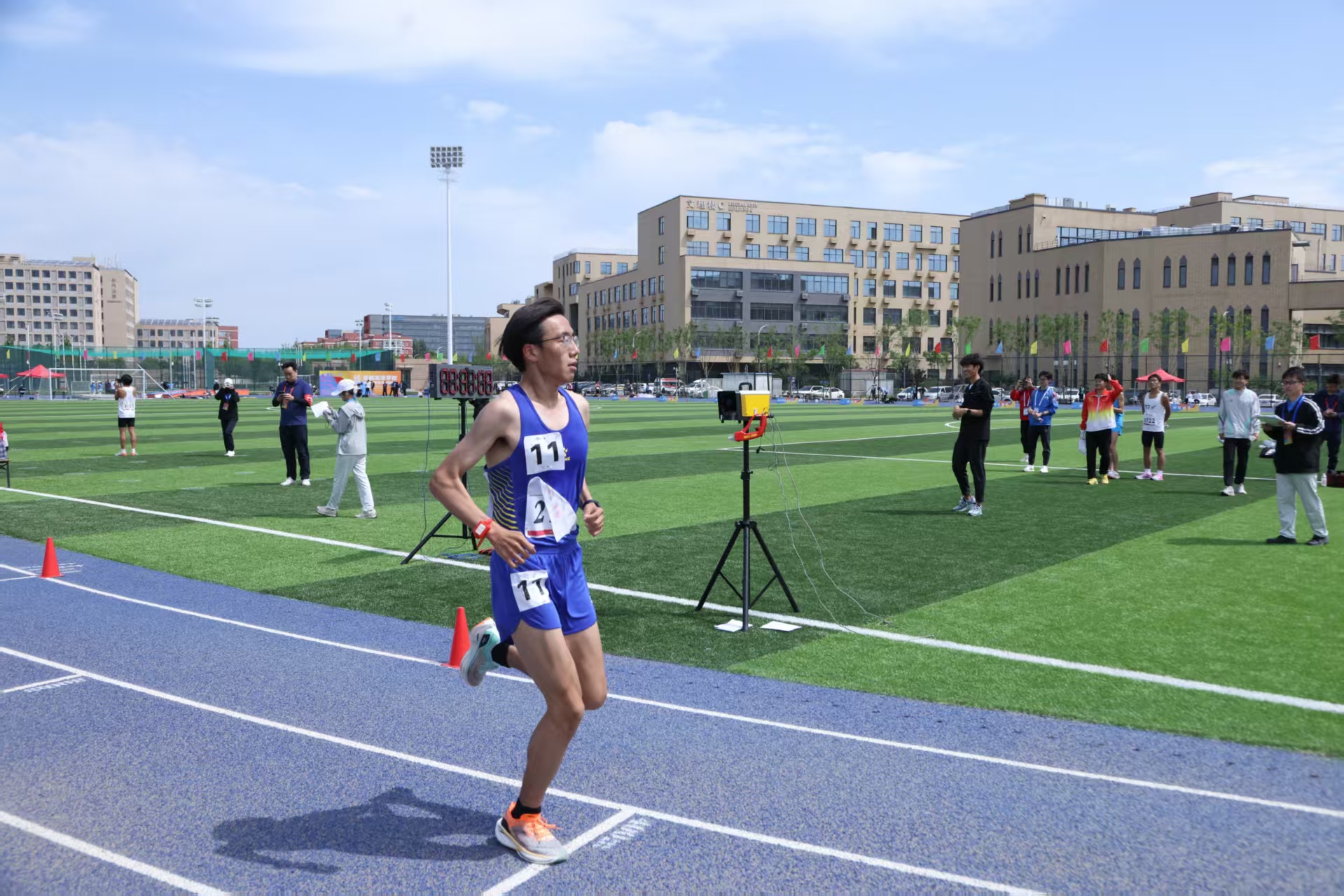 首都高九游体育等学校第63届学生田径运动会在北京信息科技大学开幕(图4)