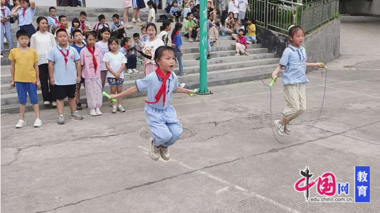 运动强体魄筑梦向未来 宜宾江安蟠龙小学举行2025年春期田径运动会九游体育(图2)