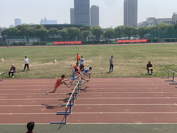 九游体育2025年湖北青运会田径比赛收官(图1)