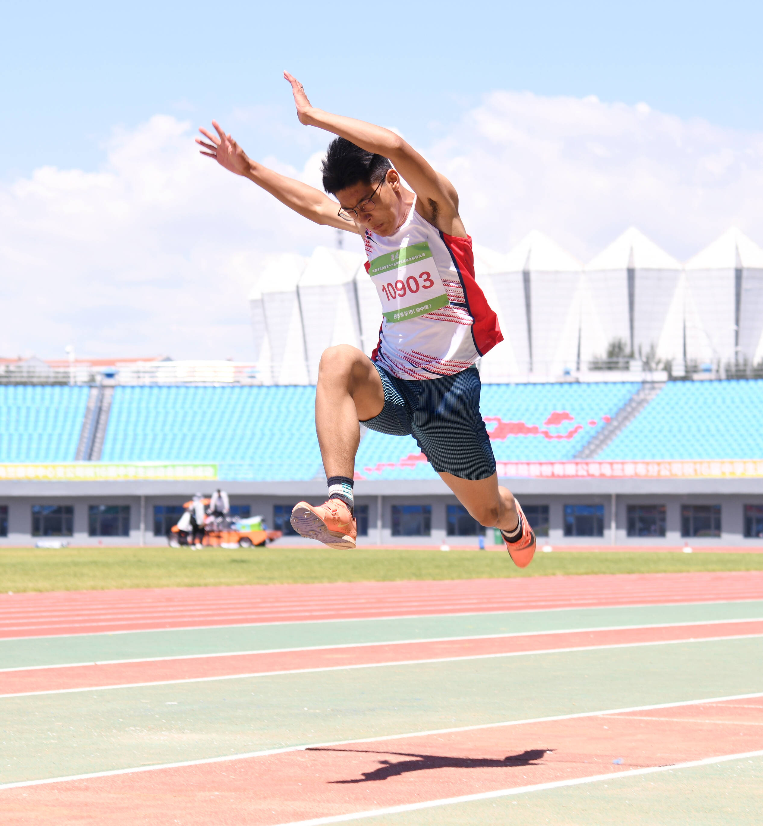 阿迪达斯携手九游体育中国田径街头巡回赛十余载共谱街头田径新篇章(图1)