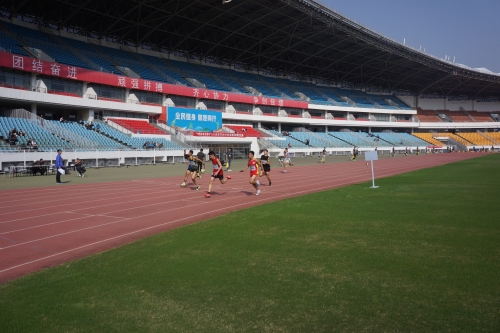 九游体育长春市举行青少年田径锦标赛(图1)