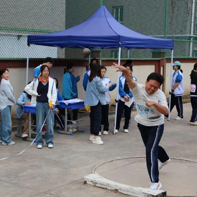 西安九游体育市车辆中学第47届秋季田径运动会圆满闭幕(图3)