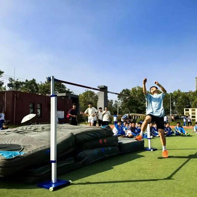 西安九游体育市车辆中学第47届秋季田径运动会圆满闭幕(图2)