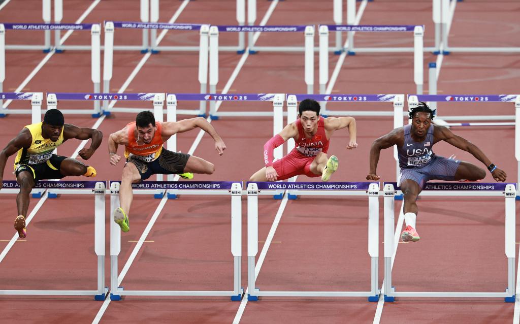 九游体育东京田径世锦赛 ｜ 接受遗憾、期待成长 中国队110米栏三将止步半决赛(图1)