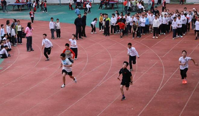 九游体育运动点燃梦想 拼搏点亮童年 通川区文华街小学校第八届田径运动会(图8)
