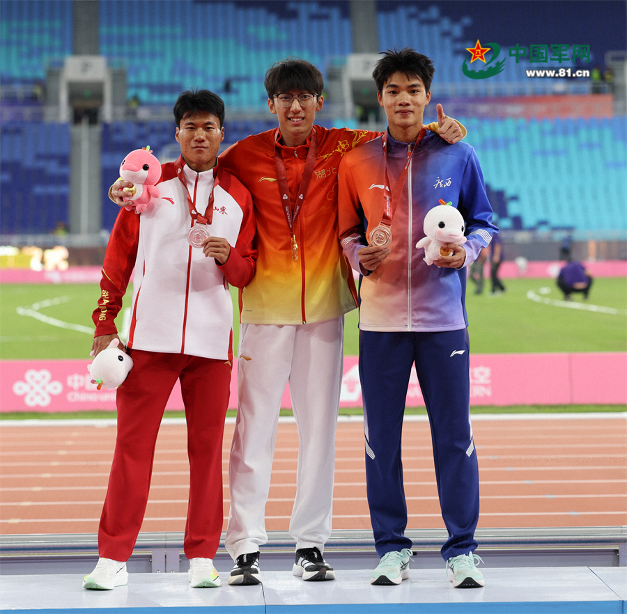 九游体育全运会田径赛丨李泽洋加冕“百米飞人” 陈妤颉破亚青纪录夺金(图3)