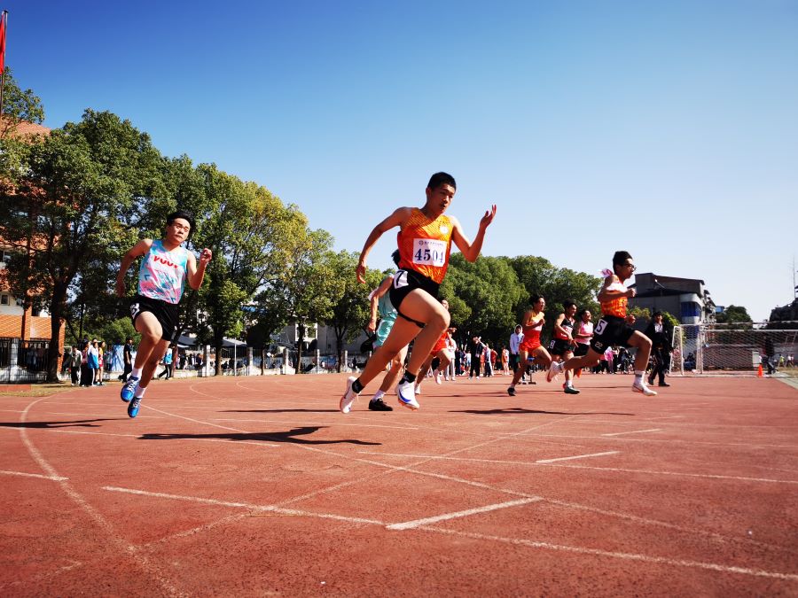 青春飞扬！全县中小学生田径运动九游体育会开幕(图1)