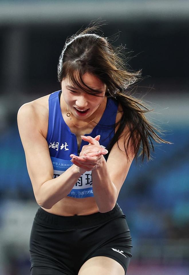 邵雨琪、刘峡君田径颜值天团从何而来——00后把个性融入九游体育项目诠释运动魅力(图3)