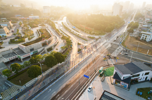 2025百色半程马拉松圆九游体育满收官 红色赛道绽放激情与荣耀(图10)