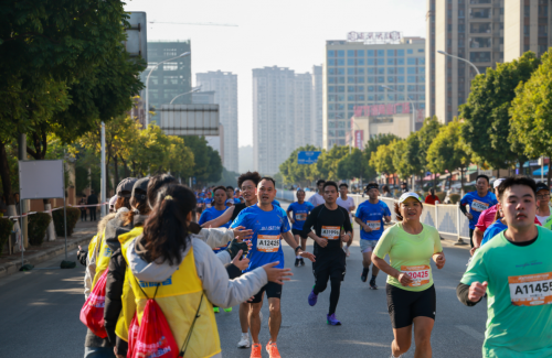2025百色半程马拉松圆九游体育满收官 红色赛道绽放激情与荣耀(图15)