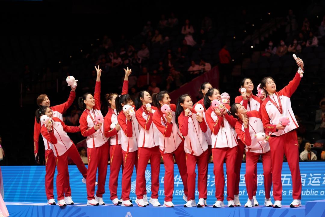 “五连冠”的巅峰突破——解读“山东九游体育体育现象”的荣耀密码(图11)