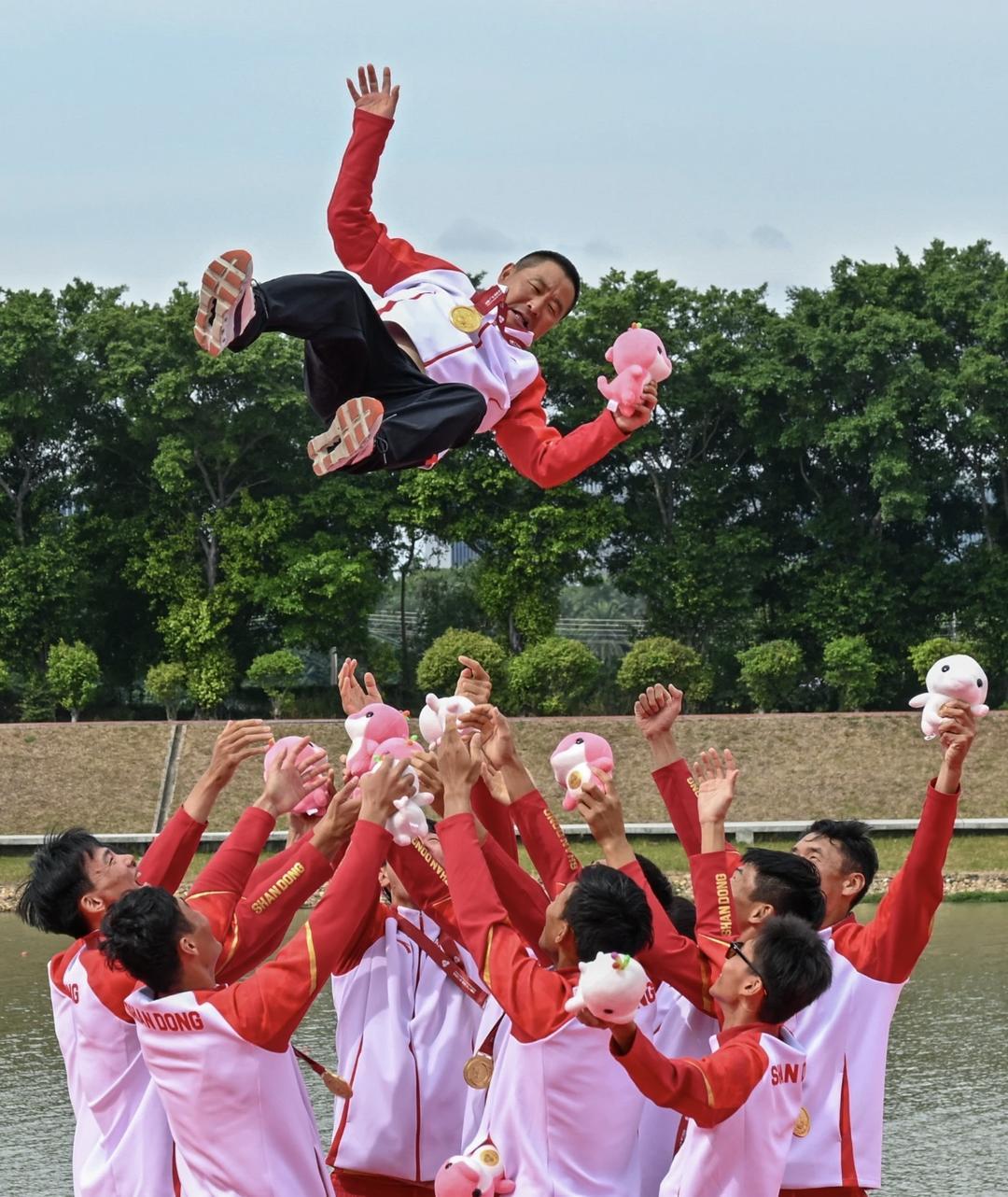 “五连冠”的巅峰突破——解读“山东九游体育体育现象”的荣耀密码(图14)