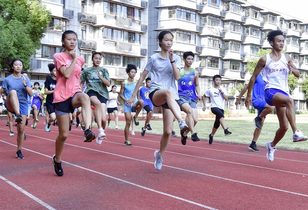 九游体育中企承建的援塞内加尔体育场维修项目相继投入使用—— 助力塞内加尔事业发展（新时代中非合作）(图1)