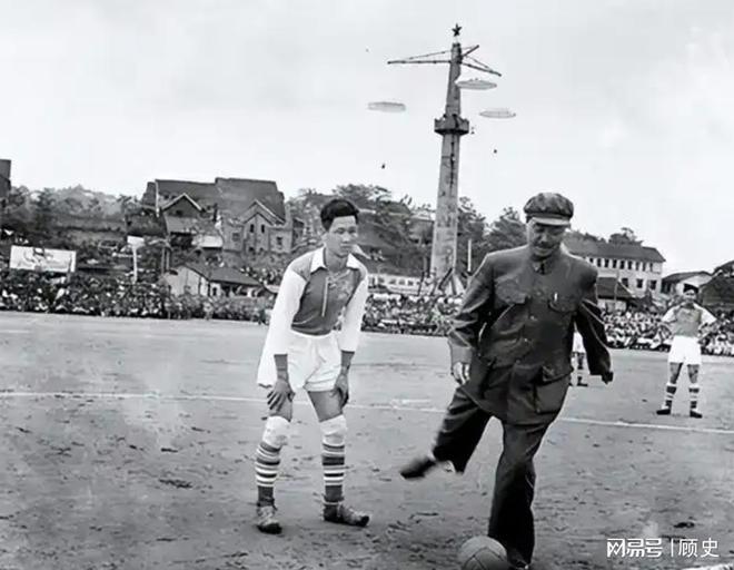 九游体育63年贺龙和陈毅因运动会金牌争吵找人评理总理皱眉道：听我的(图10)