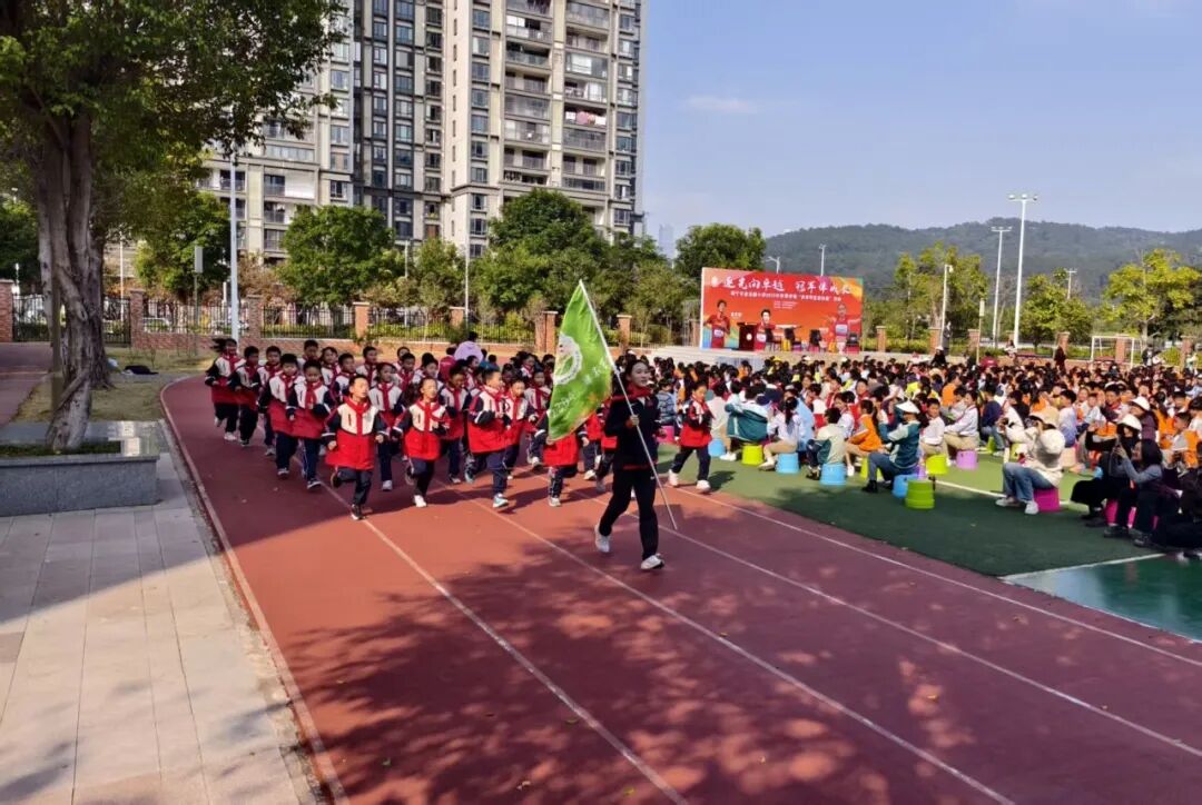传播田径运动点燃青春梦想——“体育明星进校园”活动走进南九游体育宁(图3)