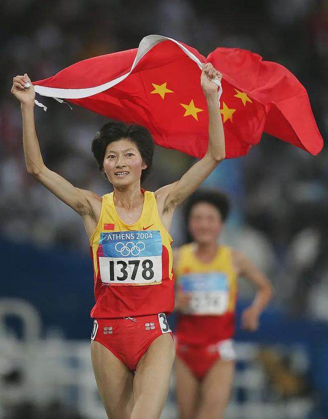 被特步买走的索康尼会是九游体育下一个斐乐吗？(图2)