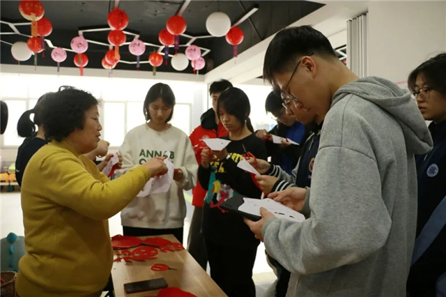 环翠区鲸园街道：从“闲置场地”到“人气阵地”！这样破九游体育局 解锁基层治理新密码(图3)