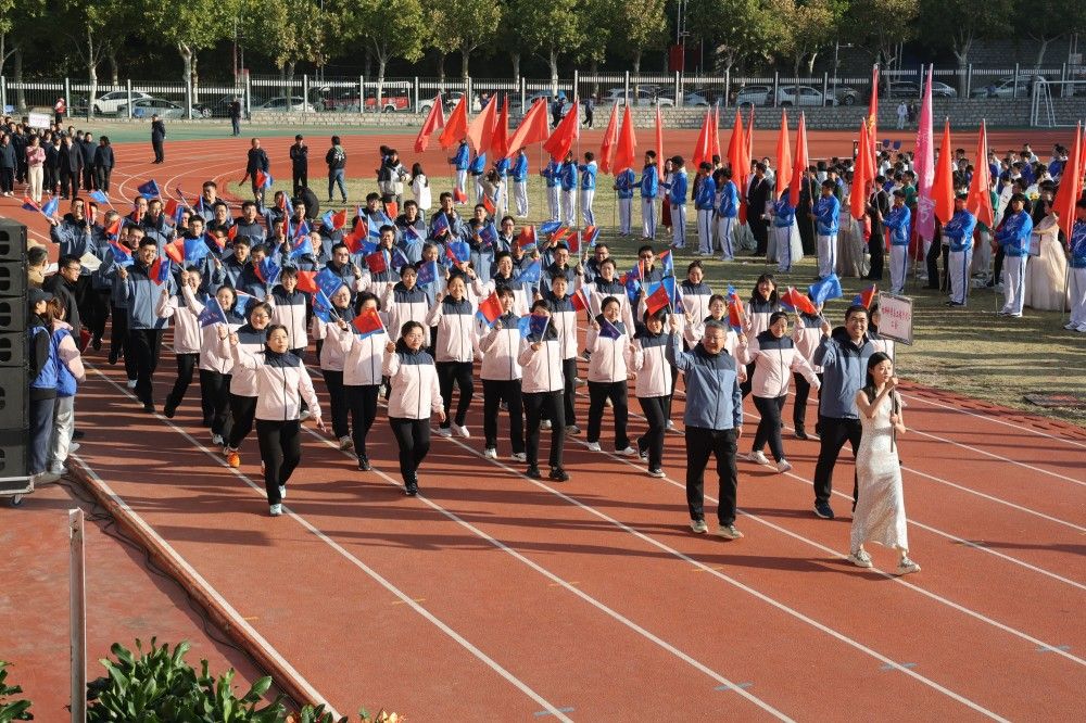 九游体育【田径】又又又破世界纪录杜普兰蒂斯将撑竿跳高度提升至631米(图1)