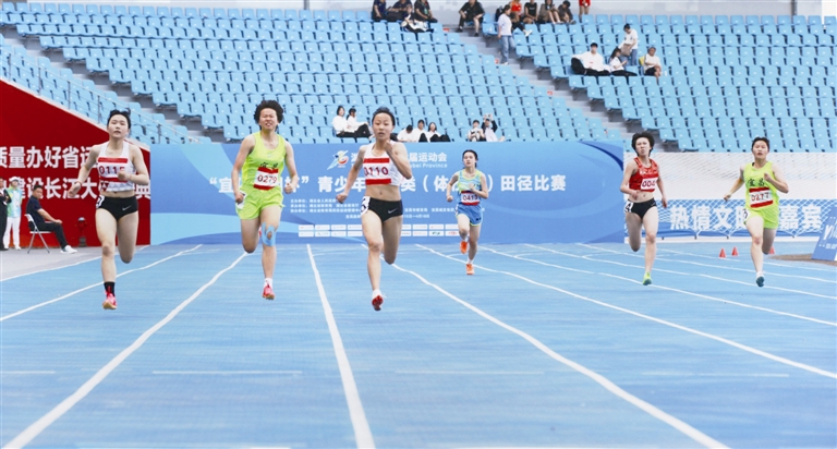 九游体育2026年重庆市青少年田径后备人才系列赛（第二场）精彩落幕初中组500名运动员展现实力(图1)