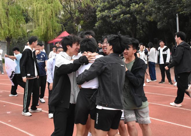 九游体育郑州外国语新枫杨学校2026春季田径运动会纪实(图5)