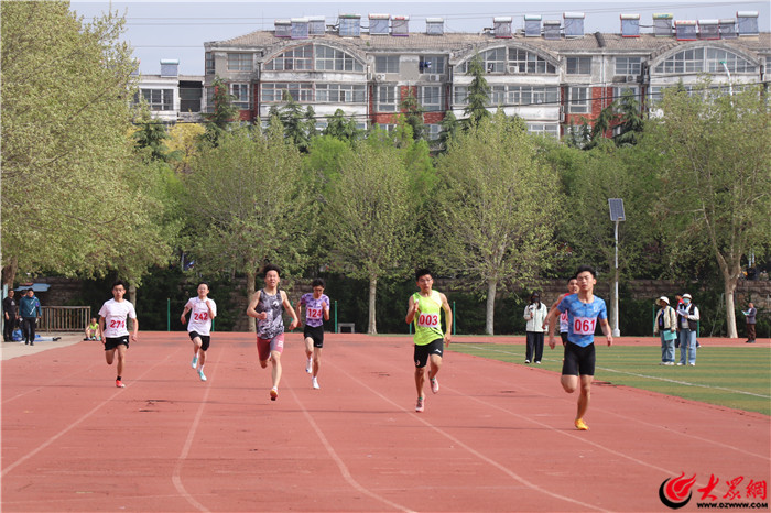 奔跑吧·少年！2026年九游体育“中国体育彩票杯”东平县中学生联赛田径比赛开幕(图3)