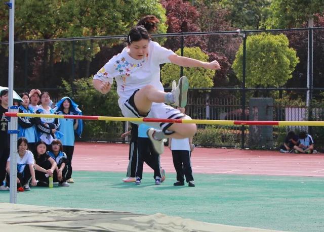 九游体育广元职高第十九届春季田径运动会圆满落幕(图6)