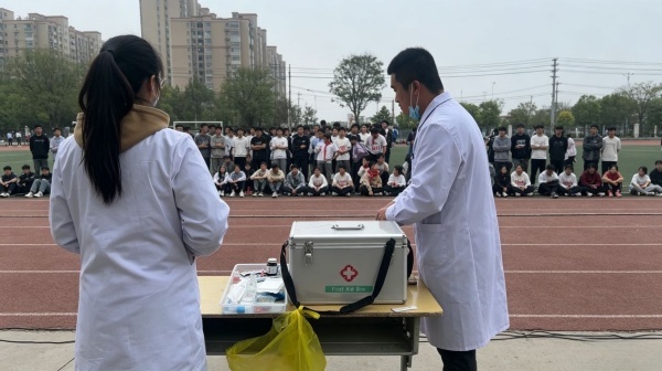 九游体育龙腾狮跃燃赛场 少年逐梦展锋芒——定远县炉桥一小教育集团2026年春季田径运动会圆满落幕(图5)