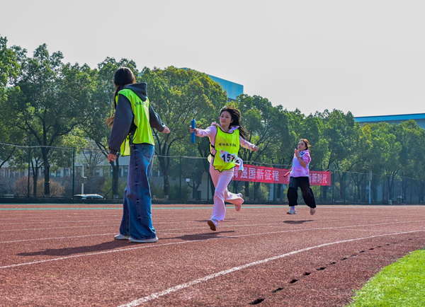 九游体育河南司法警官职业学院2026年春季田径运动会精彩瞬间直击！(图1)