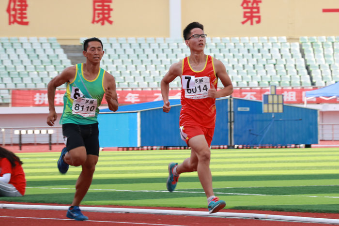 九游体育燃动春日 逐梦赛场 ——人大附中朝阳学校朝阳港校区举办2026年春季田径运动会(图1)