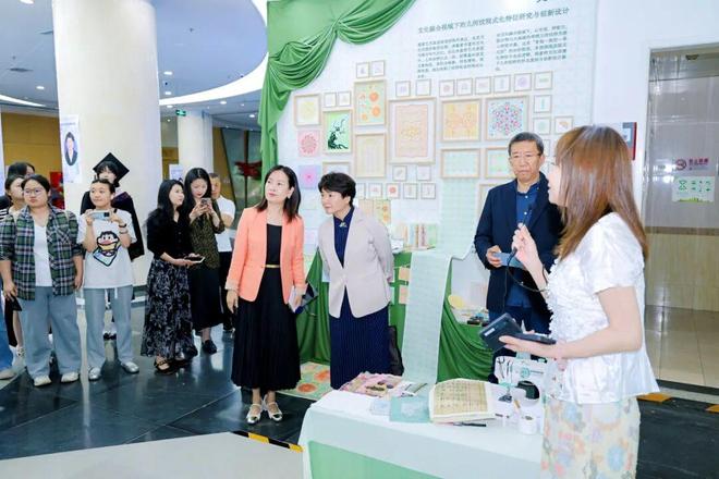 九游体育86所高校健儿竞逐田径场幼儿园举办草坪音乐节……一周校园新鲜事(图3)