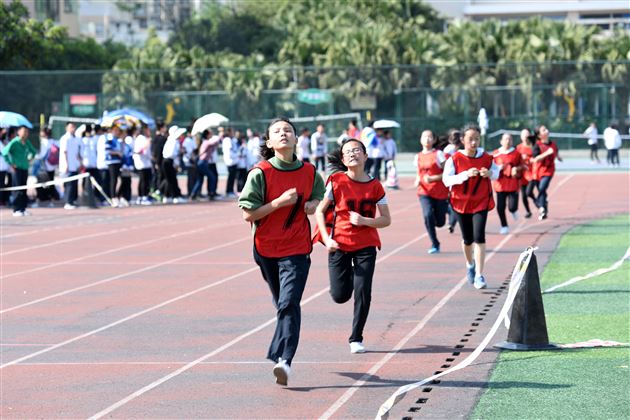 霸州扬芬港镇中小学田径赛场竞风流九游体育(图1)