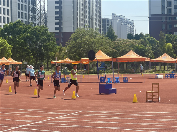 202九游体育6年东城区第三届“88”体育消费节暨2026北京田径街头挑战赛（王府井站）成功举办(图1)
