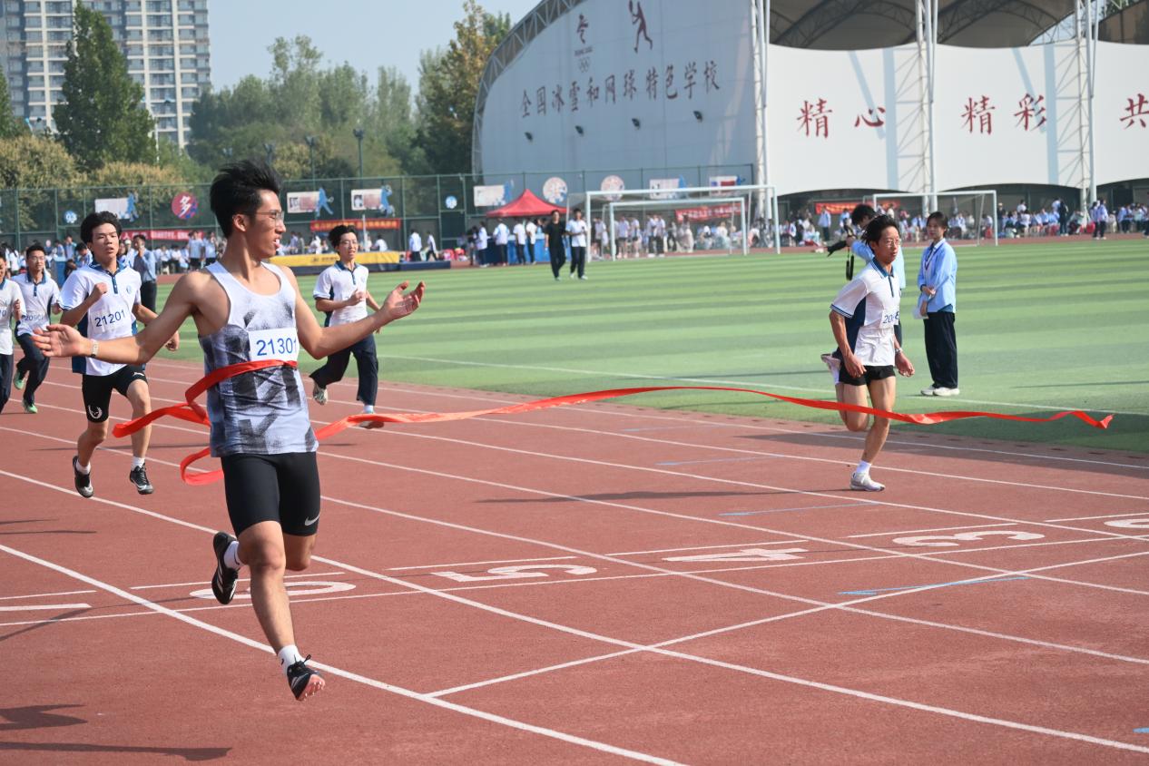 济南大学城实验高级中学2026年秋季田径运动会九游体育暨阳光体育班级联赛圆满落幕_泉城新闻_大众网(图2)